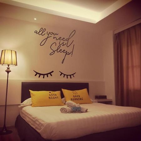 Hotel Zamburger Plaza Mahkota Малакка Экстерьер фото