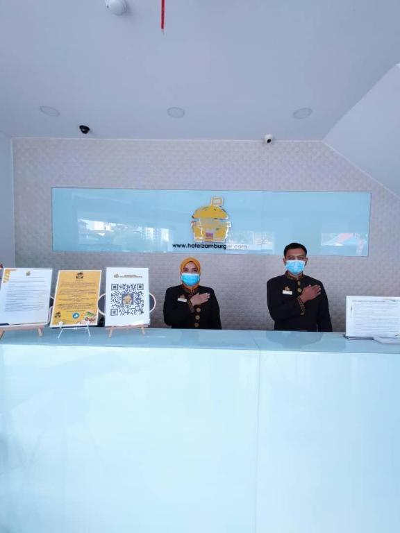 Hotel Zamburger Plaza Mahkota Малакка Экстерьер фото