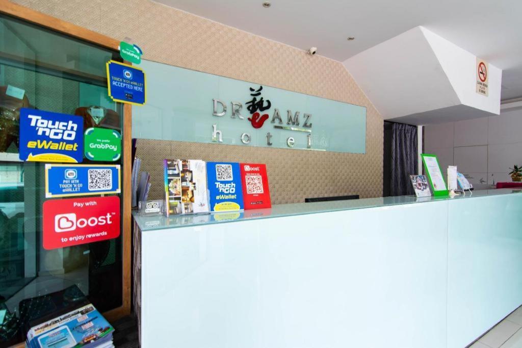 Hotel Zamburger Plaza Mahkota Малакка Экстерьер фото