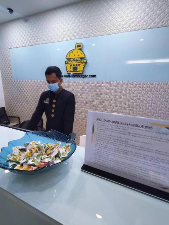 Hotel Zamburger Plaza Mahkota Малакка Экстерьер фото