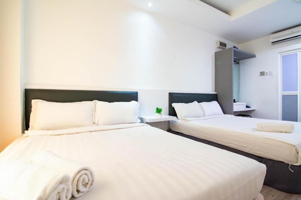 Hotel Zamburger Plaza Mahkota Малакка Экстерьер фото