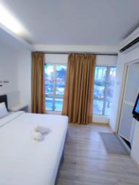 Hotel Zamburger Plaza Mahkota Малакка Экстерьер фото