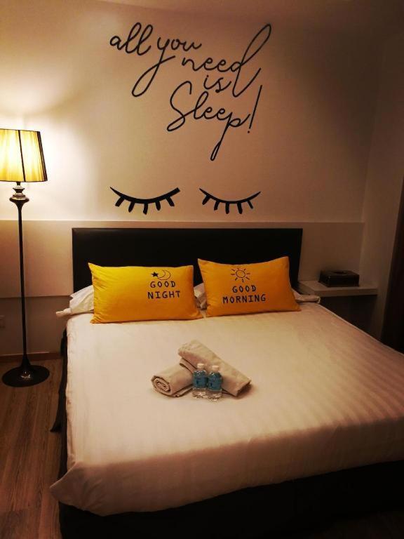Hotel Zamburger Plaza Mahkota Малакка Экстерьер фото