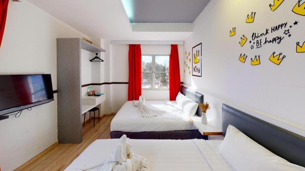 Hotel Zamburger Plaza Mahkota Малакка Экстерьер фото