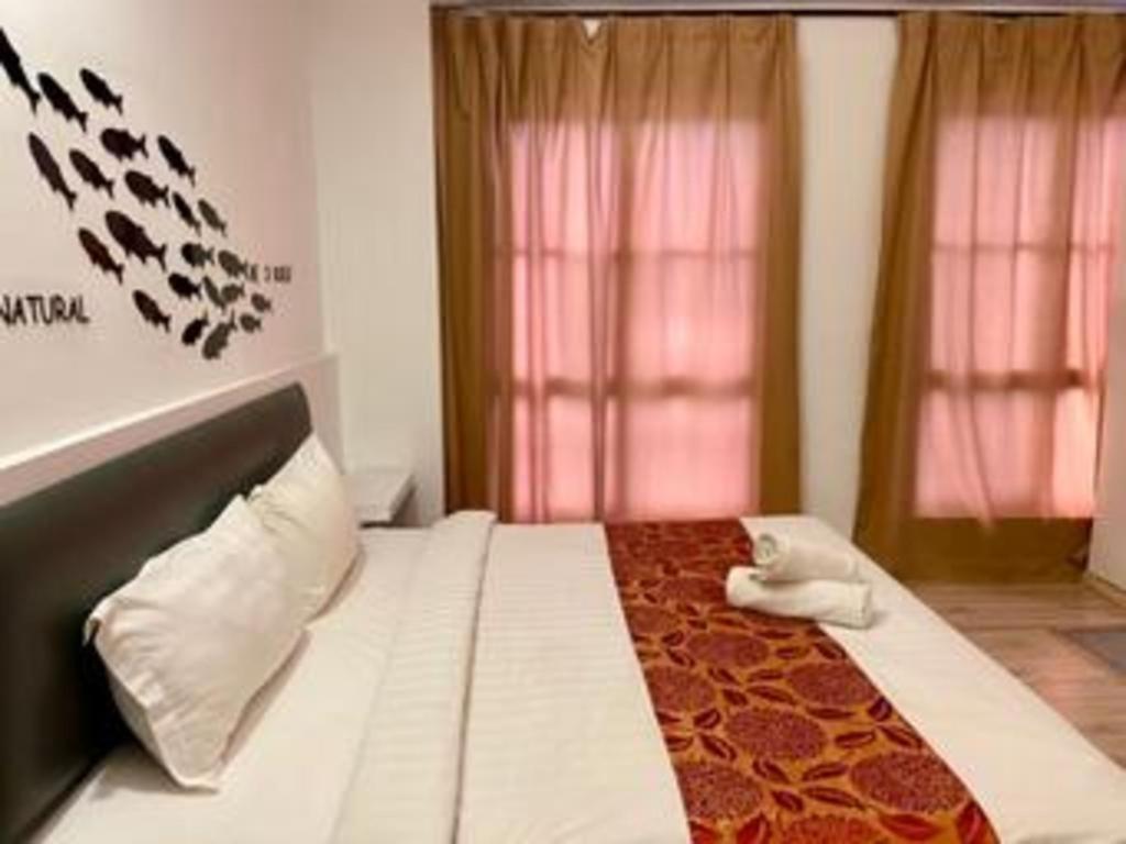 Hotel Zamburger Plaza Mahkota Малакка Экстерьер фото