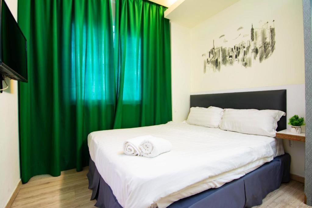 Hotel Zamburger Plaza Mahkota Малакка Экстерьер фото