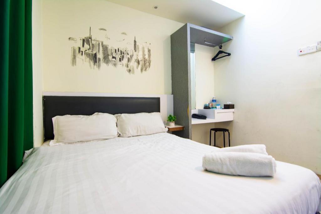 Hotel Zamburger Plaza Mahkota Малакка Экстерьер фото
