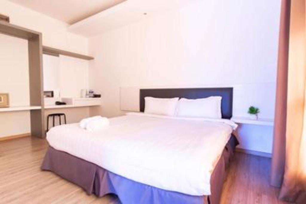 Hotel Zamburger Plaza Mahkota Малакка Экстерьер фото