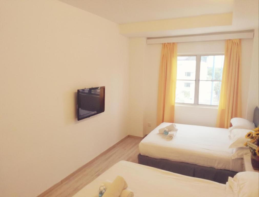 Hotel Zamburger Plaza Mahkota Малакка Экстерьер фото