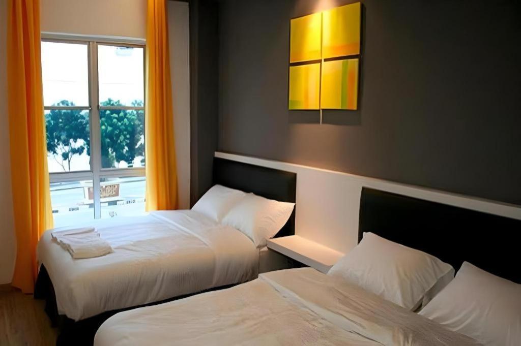 Hotel Zamburger Plaza Mahkota Малакка Экстерьер фото
