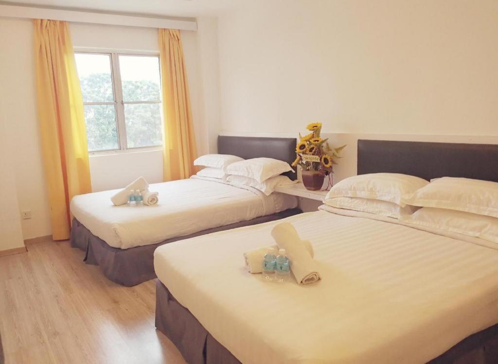 Hotel Zamburger Plaza Mahkota Малакка Экстерьер фото